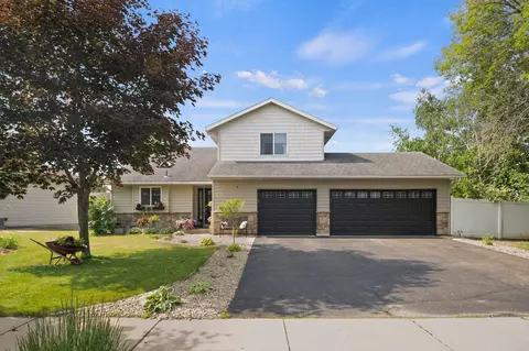 4390 152nd St W, Rosemount, MN 55068
