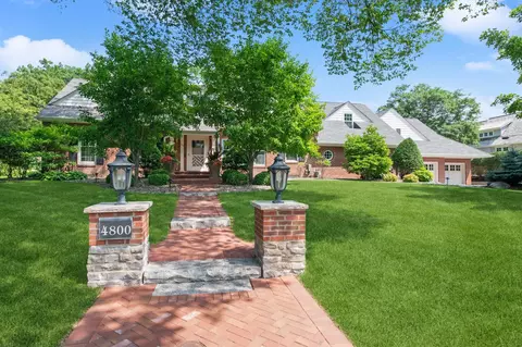 4800 Golf Ter, Edina, MN 55424