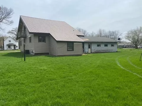 307 N Deaver Ave, Jeffers, MN 56145