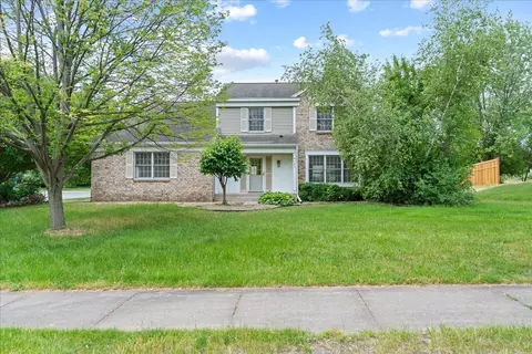 788 Pondhaven Ln, Mendota Heights, MN 55120