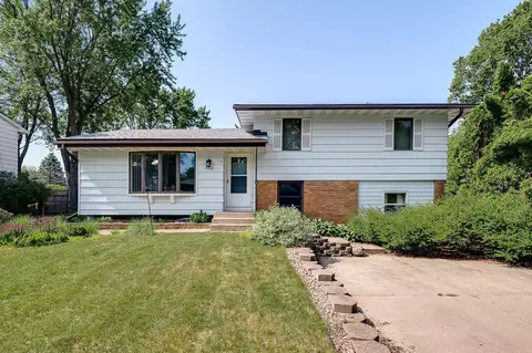 2078 Quartz Ln, Eagan, MN 55122 photo 3