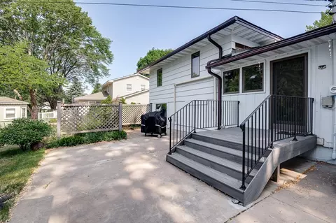 2078 Quartz Ln, Eagan, MN 55122 photo 2