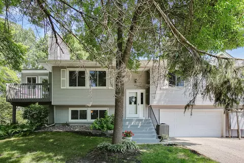 885 Lawnview Ave, Shoreview, MN 55126