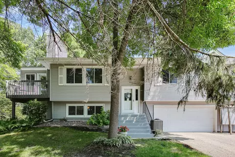 885 Lawnview Ave, Shoreview, MN 55126
