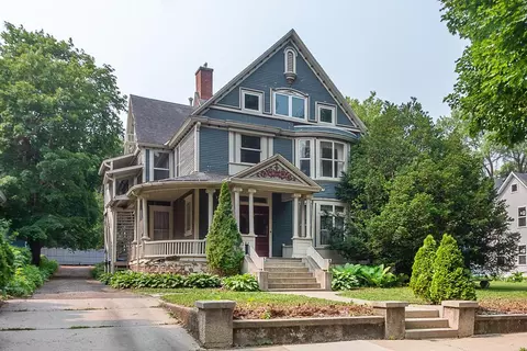 121 E Pleasant St, Mankato, MN 56001