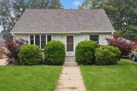 1069 Breen St, Saint Paul, MN 55106