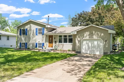 9124 Northwood Pkwy, New Hope, MN 55427