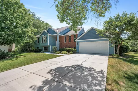 8697 Bayard Ct, Eden Prairie, MN 55347