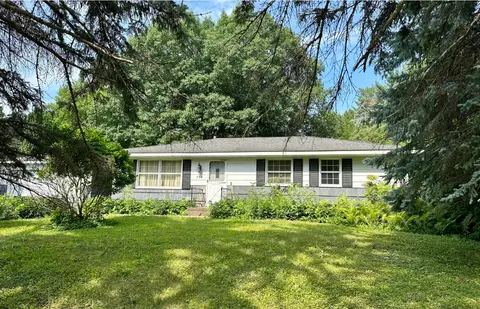 835 Harbor Ln N, Plymouth, MN 55447