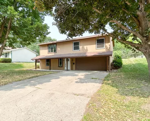 518 N 9th St, Saint Peter, MN 56082