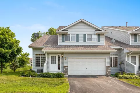 312 Creekside Dr, Buffalo, MN 55313