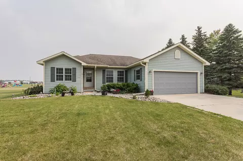 616 6th St NE, Perham, MN 56573