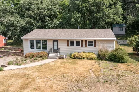 667 Sunset Dr, Saint Charles, MN 55972