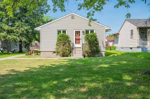 302 8th Ave N, Biwabik, MN 55708