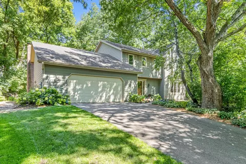 15109 Tyacke Dr, Burnsville, MN 55306