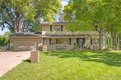 6829 Point Dr, Edina, MN 55435