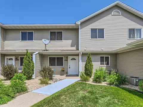 1545 Creek Meadows Dr NW, Coon Rapids, MN 55433