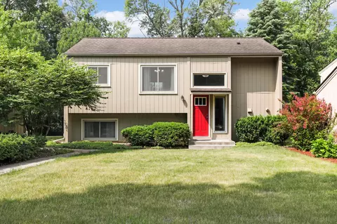 16225 18th Ave N, Plymouth, MN 55447
