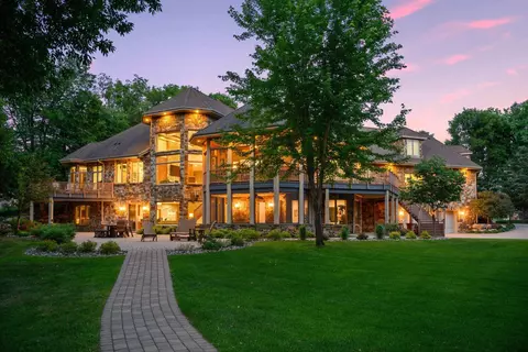 18672 Lander Dr NW, Elk River, MN 55330