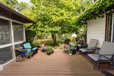 535 Locust St, Chaska, MN 55318
