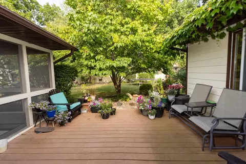 535 Locust St, Chaska, MN 55318