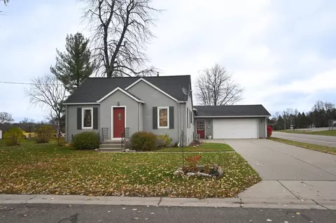 421 Borgstrom St, Holdingford, MN 56340