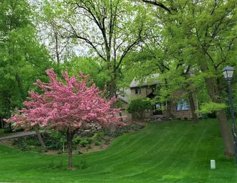 1565 Viewcrest Ln, Burnsville, MN 55306
