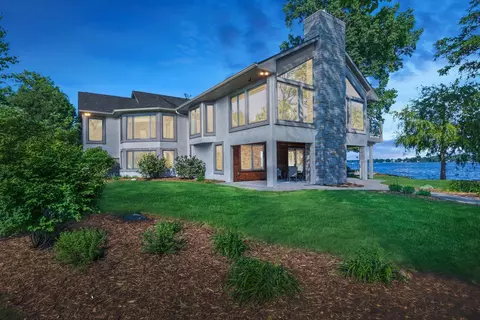 7370 N Shore Cir N, Forest Lake, MN 55025
