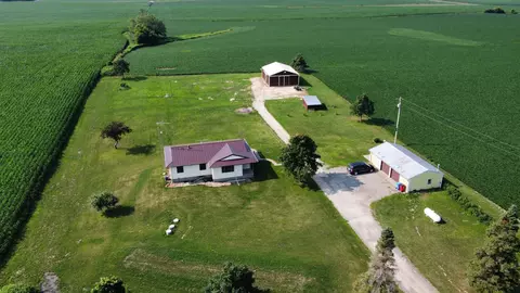 20475 Whistle Pass Dr, Lewiston, MN 55952