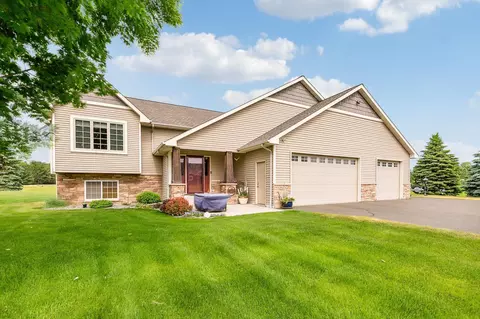 25036 Fondant Ave, Wyoming, MN 55092