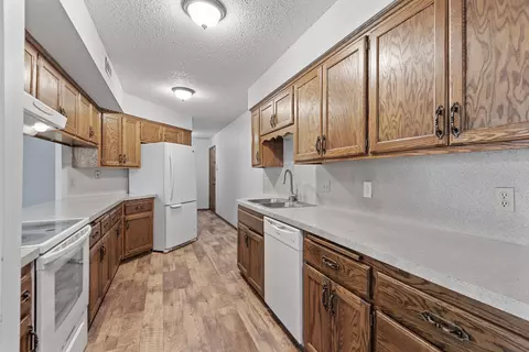 4193 Hilltop Pt, Eagan, MN 55123