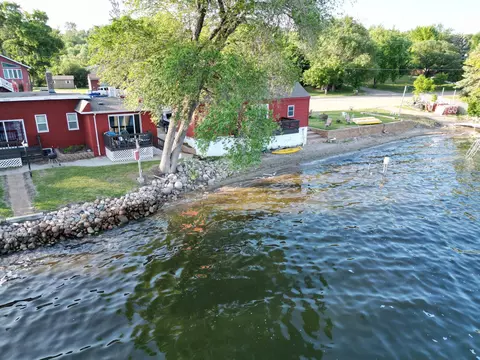 23305 N Unit Apt 7 N Lakeshore Dr, Glenwood, MN 56334