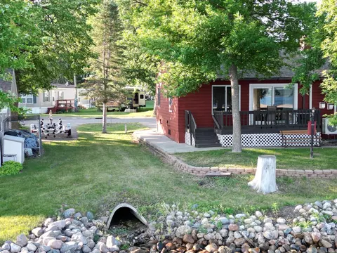 23325 N Apt 2 N Lakeshore Dr, Long Beach, MN 56334