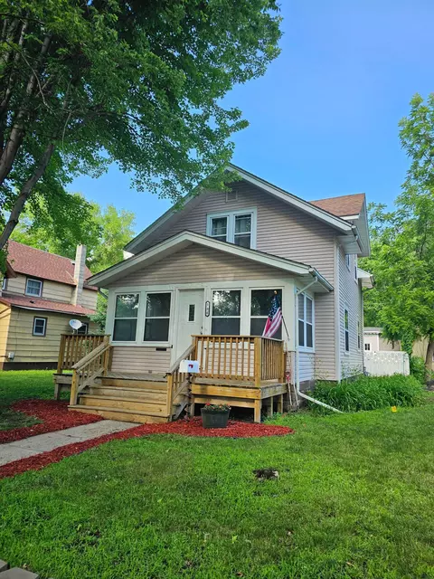 306 S 5th St, Montevideo, MN 56265