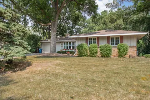 1673 23rd Ave NW, New Brighton, MN 55112