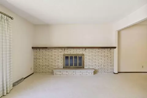 10653 Johnson Rd, Bloomington, MN 55437 photo 6