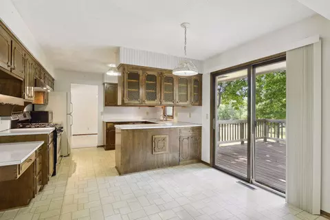 10653 Johnson Rd, Bloomington, MN 55437 photo 17