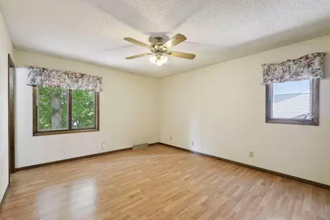 10653 Johnson Rd, Bloomington, MN 55437 photo 21