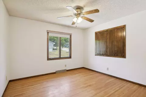 10653 Johnson Rd, Bloomington, MN 55437 photo 24