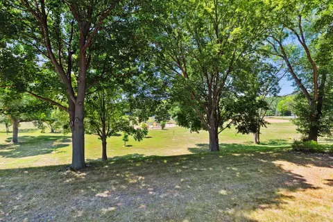 10653 Johnson Rd, Bloomington, MN 55437 photo 40
