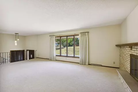 10653 Johnson Rd, Bloomington, MN 55437 photo 8