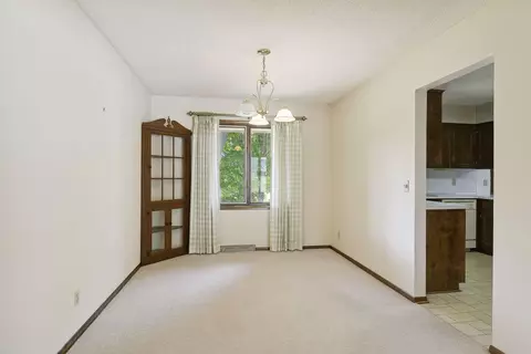 10653 Johnson Rd, Bloomington, MN 55437 photo 9