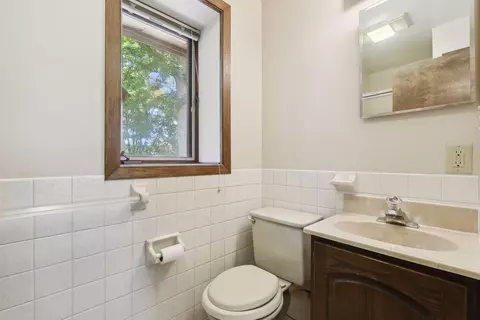 10653 Johnson Rd, Bloomington, MN 55437 photo 34