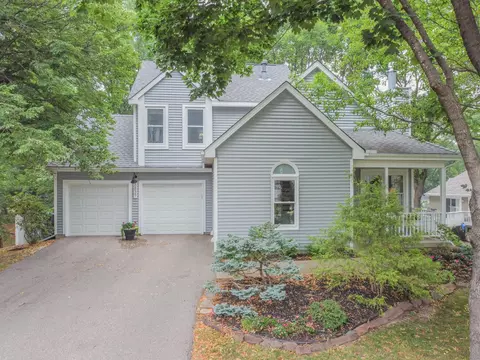 8837 Hawthorne Dr, Eden Prairie, MN 55347
