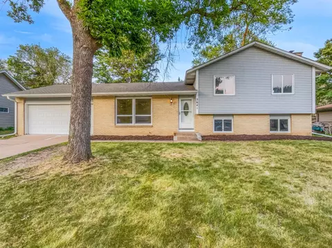 2641 Hidden Valley Ln, Stillwater, MN 55082