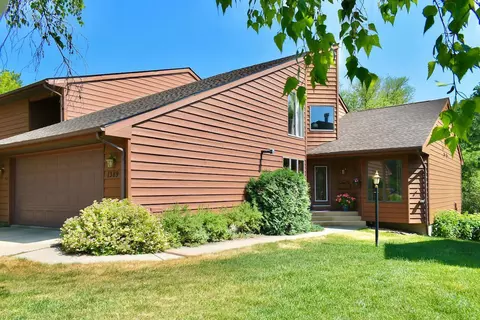1389 Brookview Dr, Winona, MN 55987