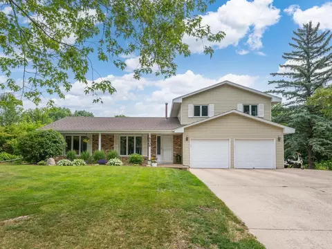 5209 Sequoia Dr, Minnetonka, MN 55345