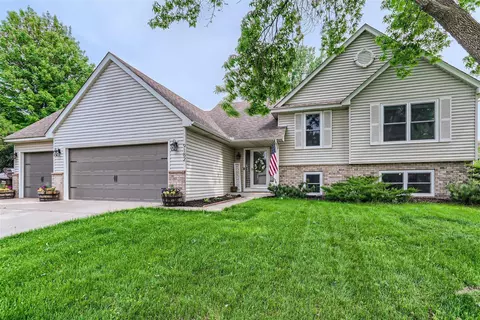 9182 Jergen Bay S, Cottage Grove, MN 55016