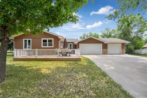 724 W River St, Monticello, MN 55362