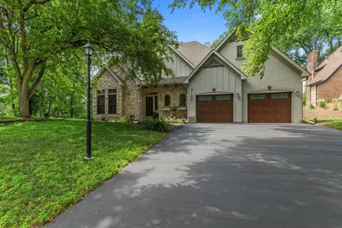 571 Marnie St S, Maplewood, MN 55119
